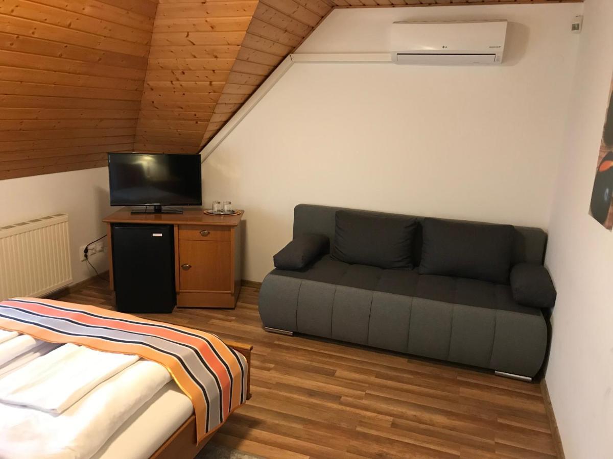 Zoeldteto Panzio Bed and Breakfast Balatonfüred Εξωτερικό φωτογραφία